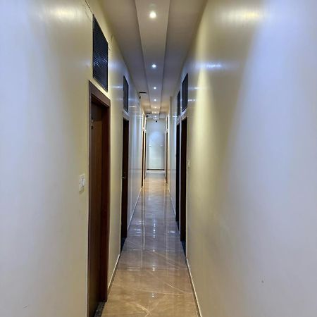 Palm Breeze Hotel - Colaba Mumbai Exteriör bild